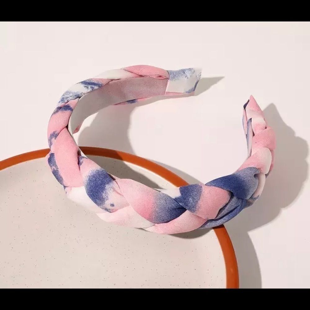 ‎SILKY BRAIDED HEADBAND
